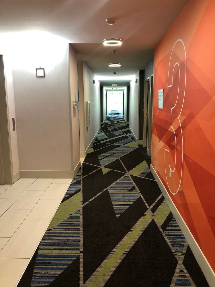 Holiday Inn Express Hotel & Suites Auburn