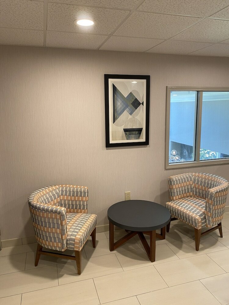 Holiday Inn Express Hotel & Suites Auburn
