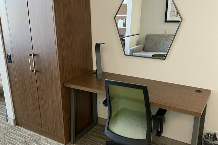 Holiday Inn Express Hotel & Suites Auburn