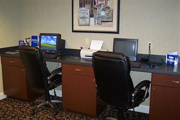 Holiday Inn Express Hotel & Suites Auburn