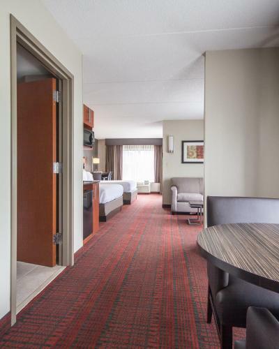 Holiday Inn Express Hotel & Suites Auburn