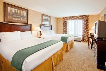 Holiday Inn Express Hotel & Su