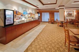 Holiday Inn Express Hotel & Su