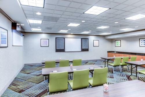 Holiday Inn Express Hotel & Suites Bethlehem