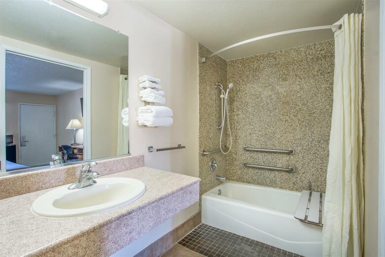 Hotel Super 8 By Wyndham Upland Ontario Ca