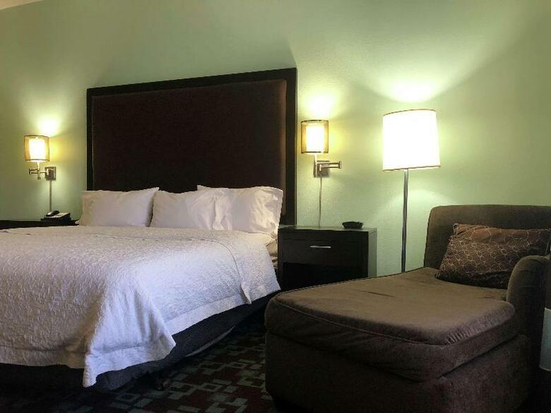 Hotel Hampton Inn  Suites Nashville @ Opryland