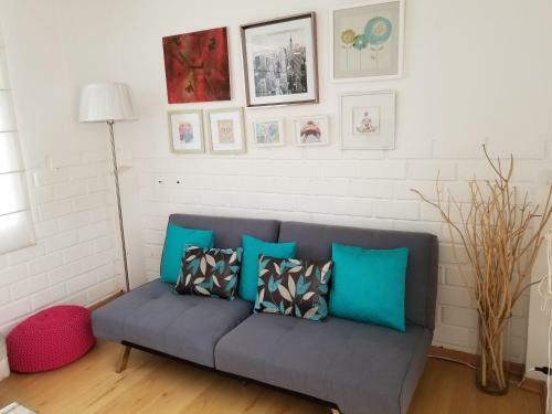 Hostal Malu House For Travelers And Backpackers