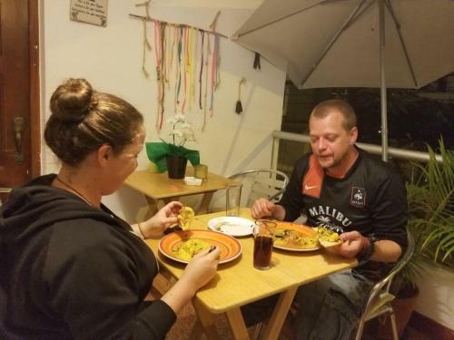 Hostal Malu House For Travelers And Backpackers