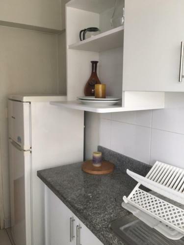 Apartamento Luminoso, Sobrio Y Seguro