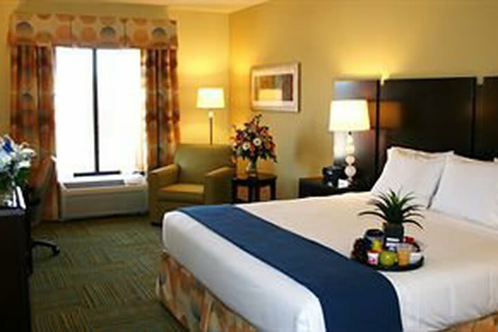 Holiday Inn Express Hotel & Suites Perry
