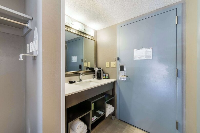 Best Western Greensboro Airport Hotel