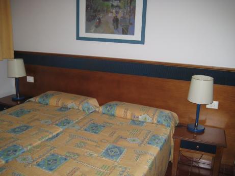 Apartamentos Amadores Beach