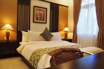Hotel Yulia Village Inn