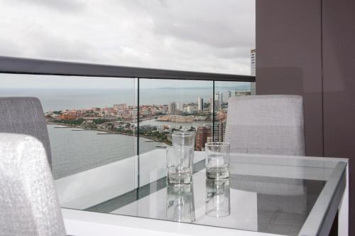 2 Bedroom Luxury Apartment On The Beach