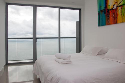 2 Bedroom Luxury Apartment On The Beach