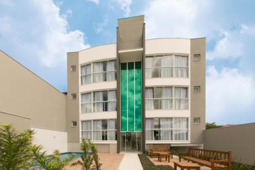 Apartamento De Alto Padrao Com Piscina (novo E Decorado)