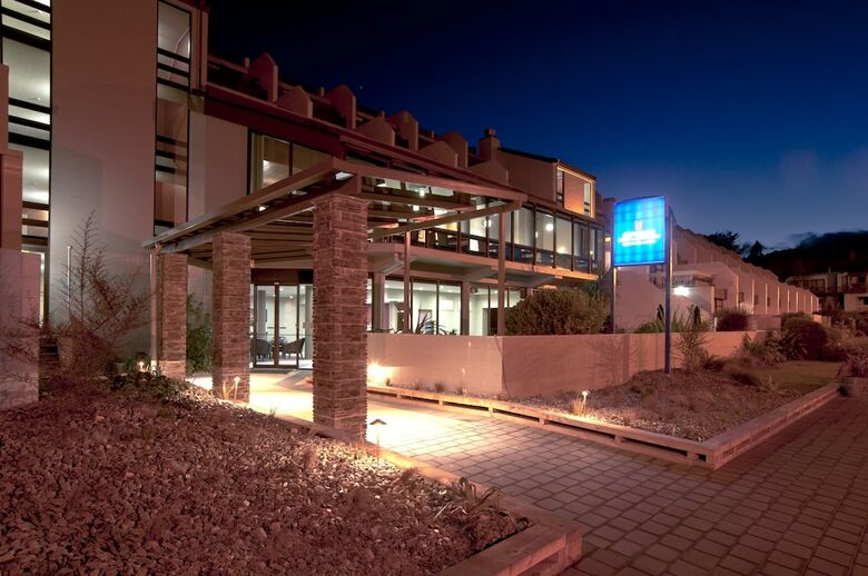 Copthorne Hotel & Apartments Queenstown Lakeview