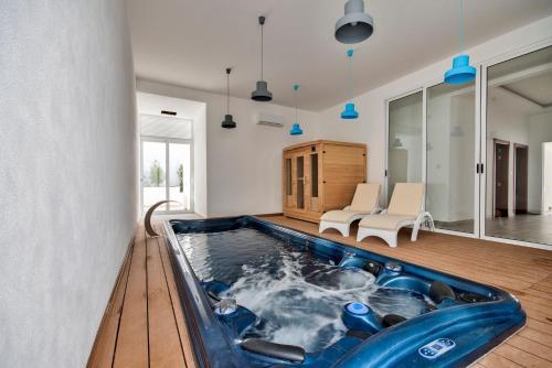 Carob Hills - Villa Blu