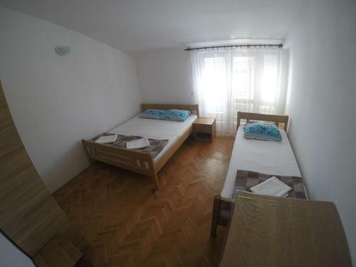 Hostal Triple Room Biograd Na Moru 13281i