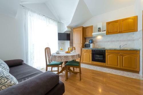 Hostal Villa Adria Apartments