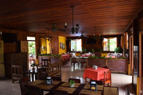 Hotel Y Restaurante Las Tablitas