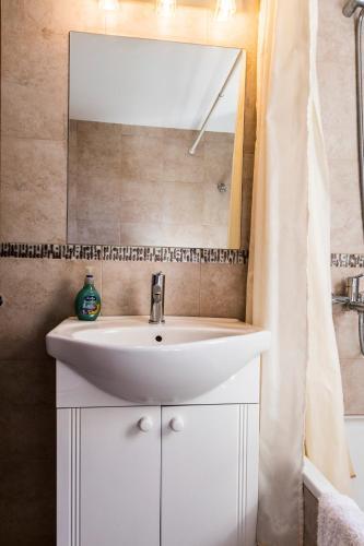 Casa Bodeguero Metros Aristides!