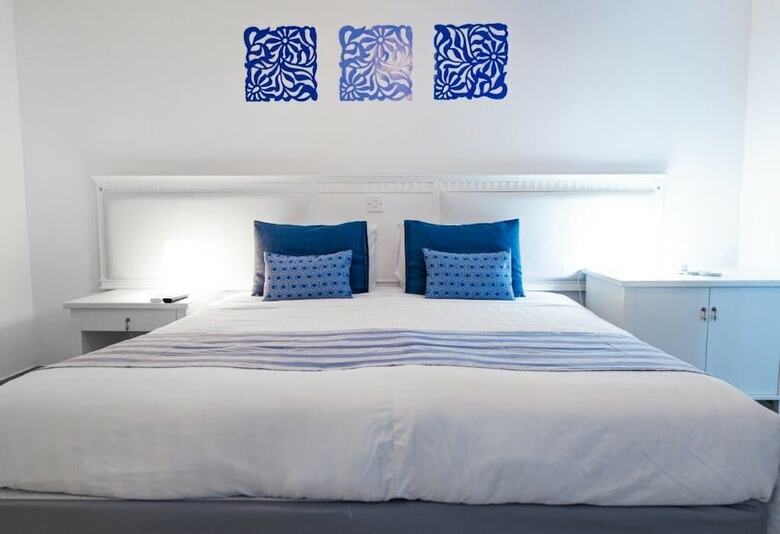 Nereus Hotel