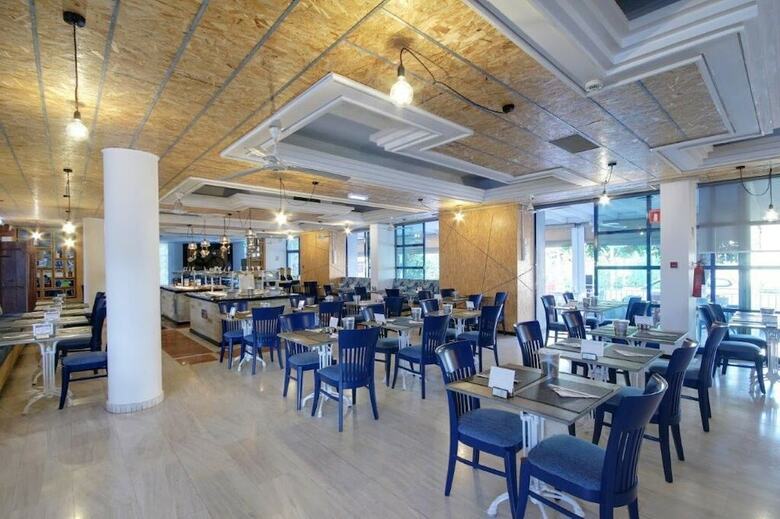 Nereus Hotel