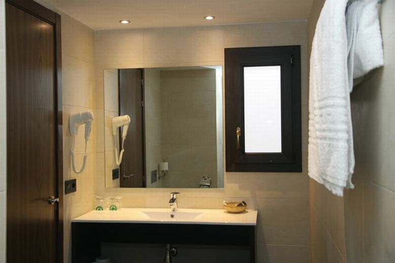 Hotel Petit Palau S�lo Adultos