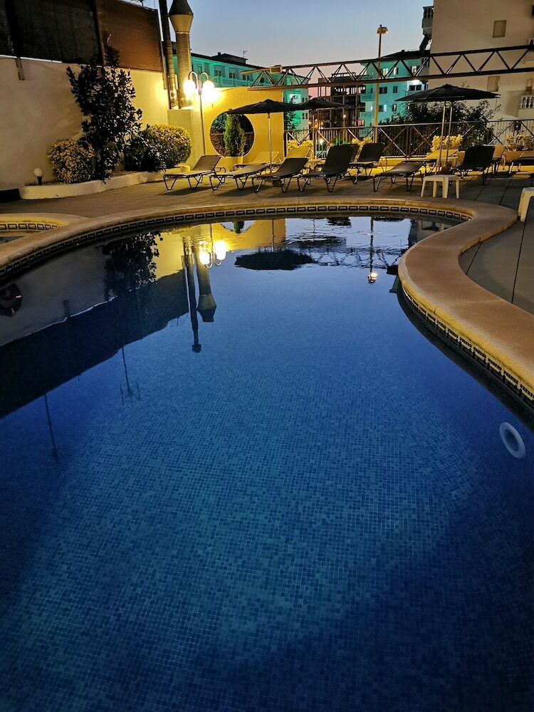 Hotel Petit Palau S�lo Adultos