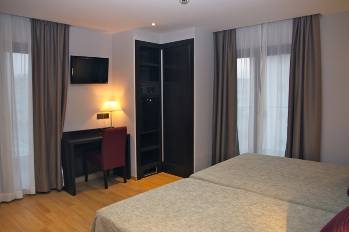 Hotel Petit Palau S�lo Adultos
