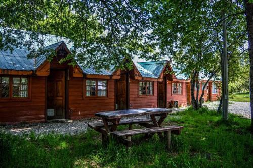 Albergue Hostal Y Caba�as Los �irres