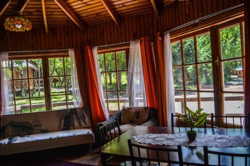 Albergue Hostal Y Caba�as Los �irres
