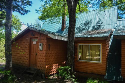 Albergue Hostal Y Caba�as Los �irres