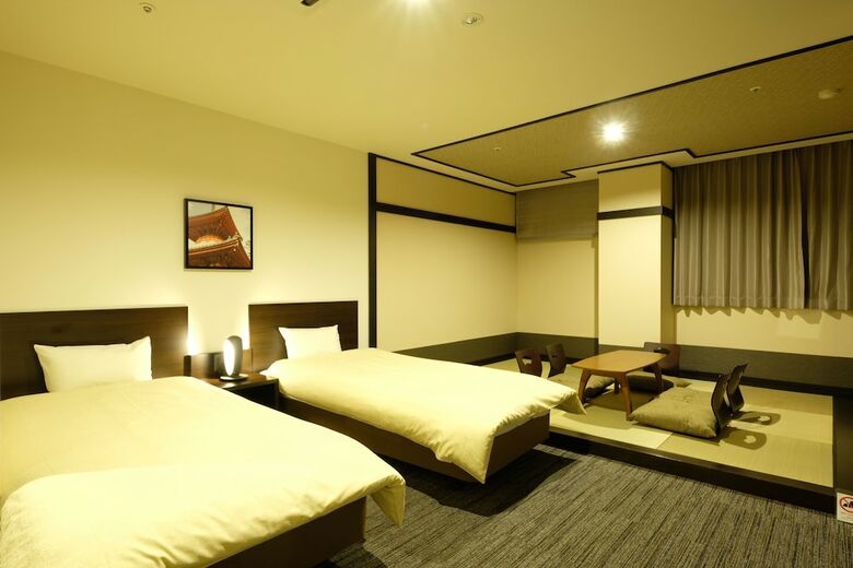 The Premium Hotel In Rinku