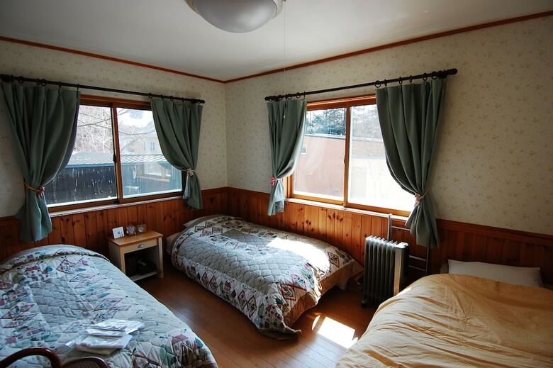 Bed & Breakfast Guesthouse Chaconne Karuizawa