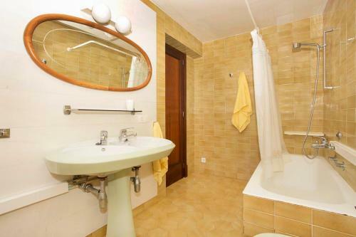 Cala Figuera Villa Sleeps 4