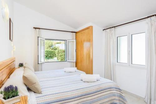 Cala'n Blanes Villa Sleeps 9 Pool Air Con Wifi