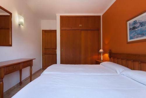 Cala San Vicente Villa Sleeps 4 Pool T184178