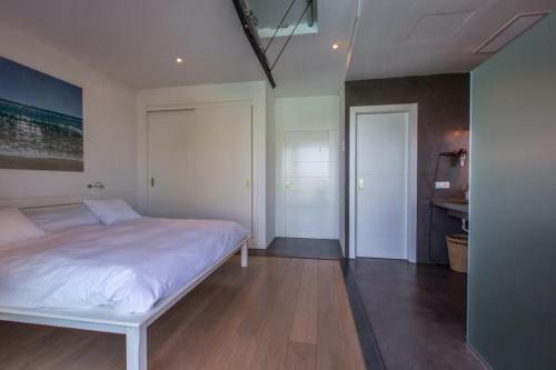 Cala Vadella Villa Sleeps 8 Pool Air Con Wifi