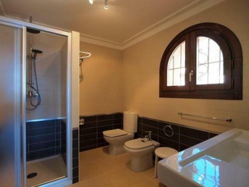 Cala Tarida Villa Sleeps 12 Pool Air Con T388253