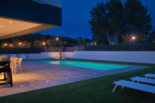 Modern Villa Olivera With Private Pool