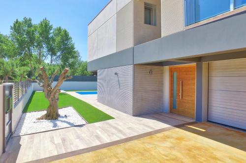 Modern Villa Olivera With Private Pool