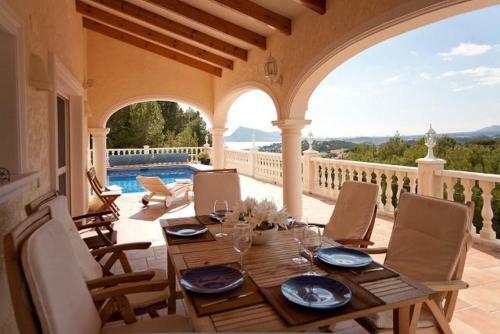 Altea Villa Sleeps 10 Pool Air Con Wifi