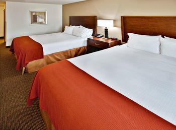 Holiday Inn Express Hotel & Suites Dubuque-west