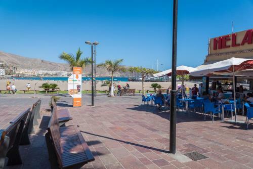 Modern 2 Bedroomed Apartment Los Cristianos Center