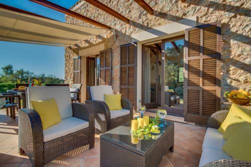 Arta Villa Sleeps 4 Wifi