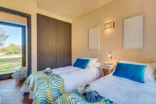 Arta Villa Sleeps 4 Wifi