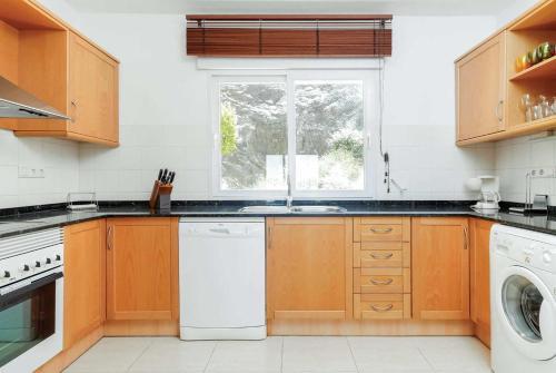 Atamaria Apartment Sleeps 6 Air Con