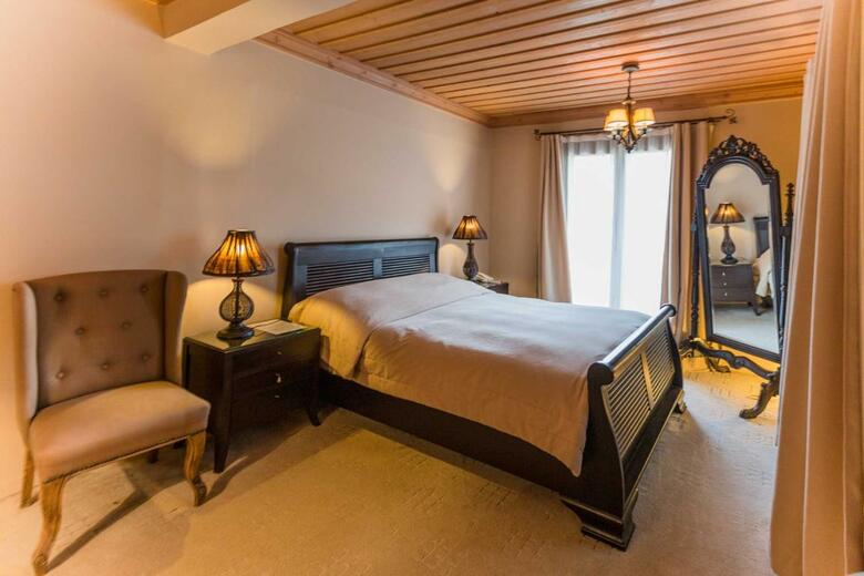 Boutique Hotel Skamnos